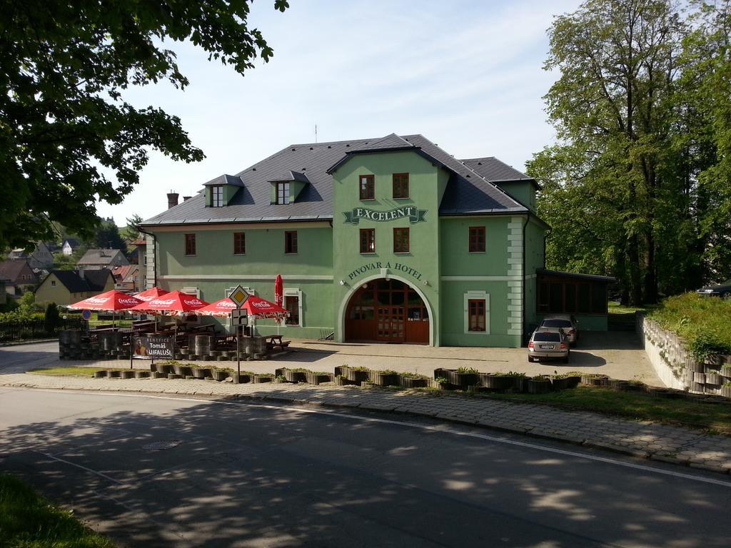Hotel Excelent Rýmařov エクステリア 写真