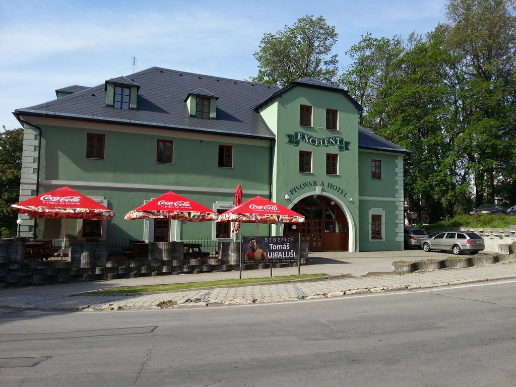 Hotel Excelent Rýmařov エクステリア 写真